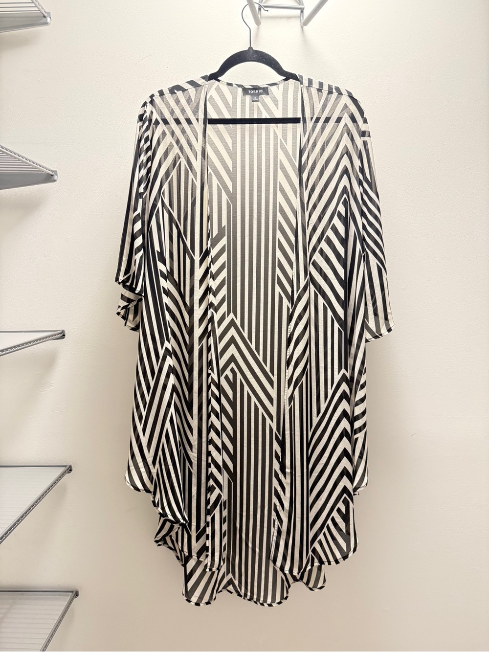 torrid Black & White Geometric Stripe Open Kimono